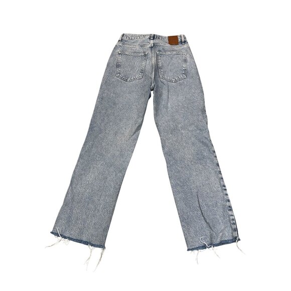 Zara Womens High-Waisted Wide-Leg Jeans With Frayed Hem In Light Wash Denim - Picture 2 of 9